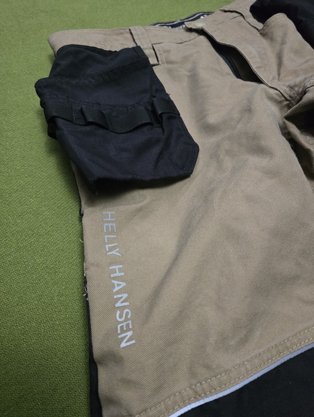 Helly Hansen Work Wear with Black Utility Pocket